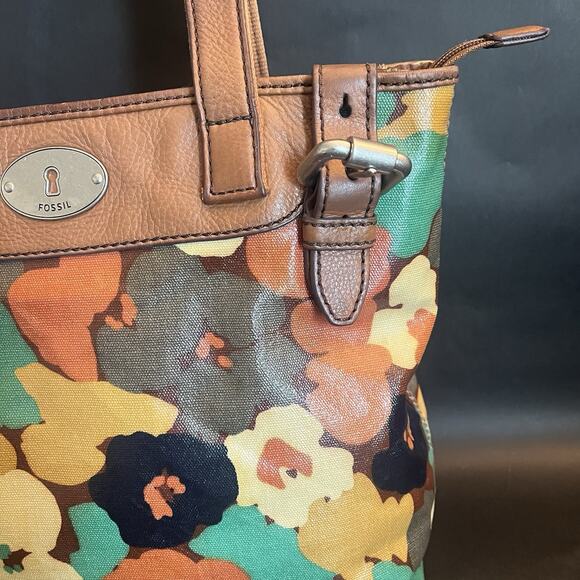 Fossil Key~Per | Coated Canvas | Abstract Floral | Tote Bag | Leather Straps - Picture 4 of 15